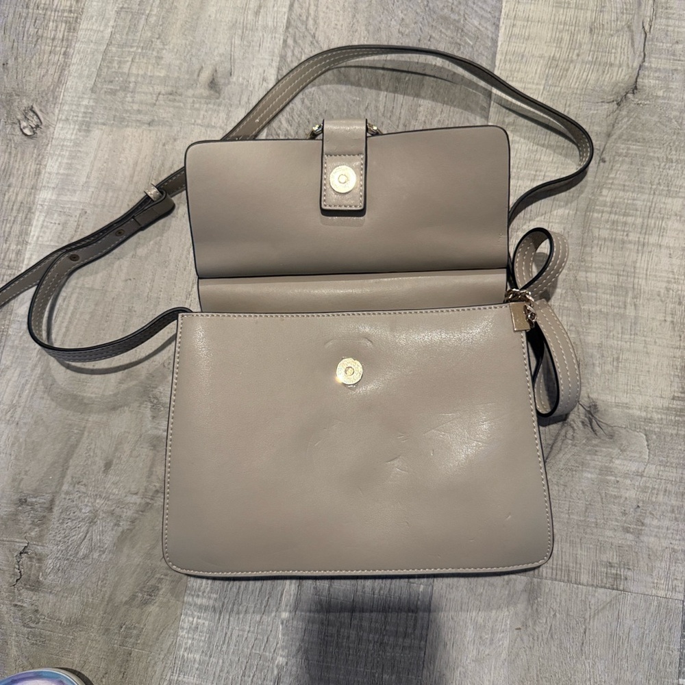 Chloé Faye Medium Shoulder Bag - Picture 6 of 7